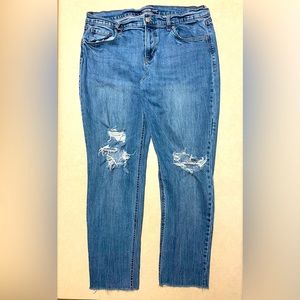 Old Navy Light Wash Distressed Boyfriend Y2K Jeans (2 for $20)